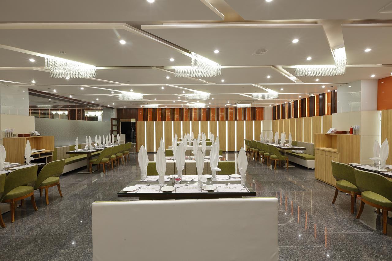 Hotel Luxura Godhra Cameră foto